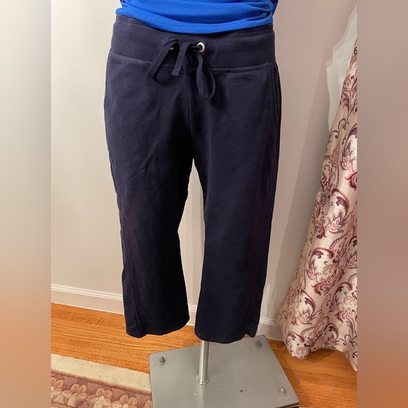 Hanes Women’s Capri Sweatpants - Picture 3 of 7